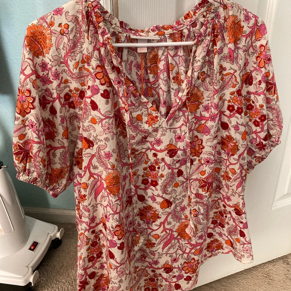 Bright, airy Knox Rose tie-neck peasant blouse.